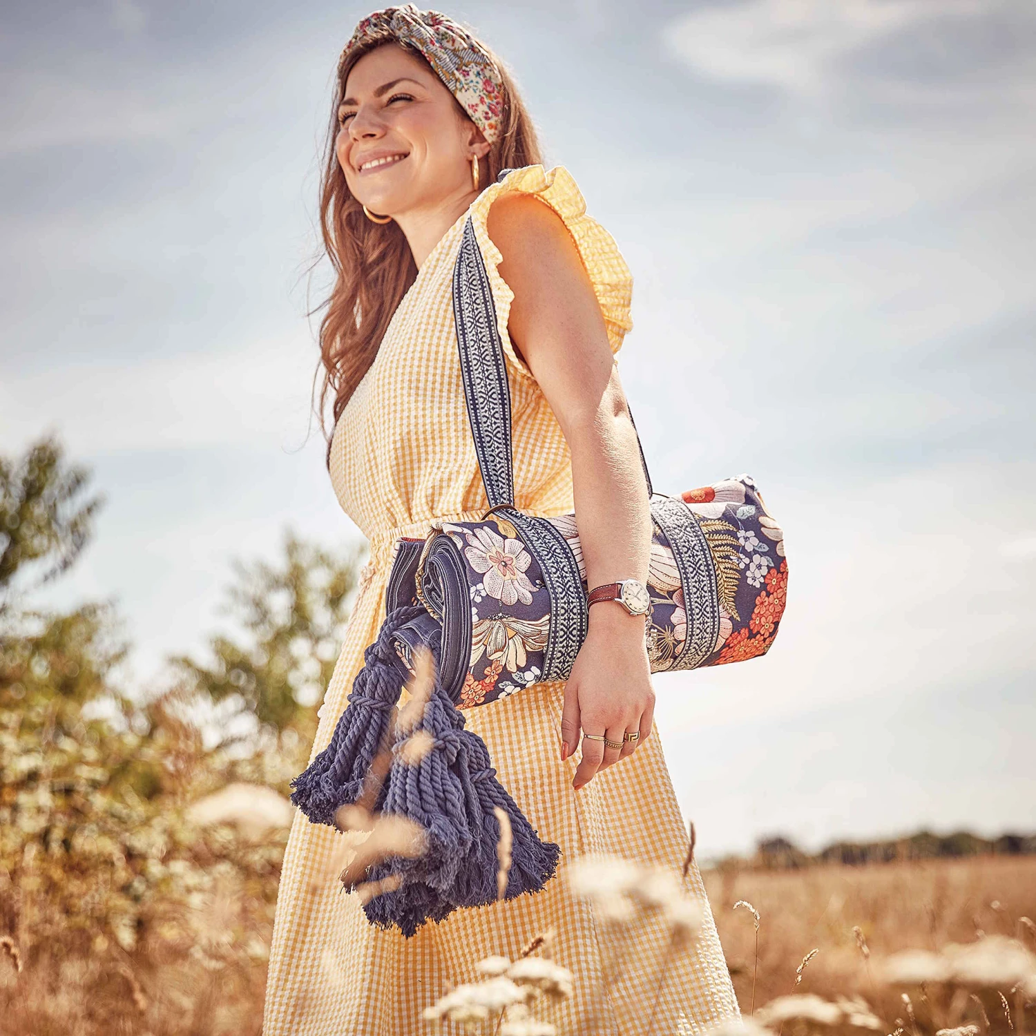 Picknickdecke L 175 X B 154cm BETWEEN FLOWERS In Dunkelblau 4 Picknickdecke L 175 X B 154cm BETWEEN FLOWERS In Dunkelblau – Bild 2